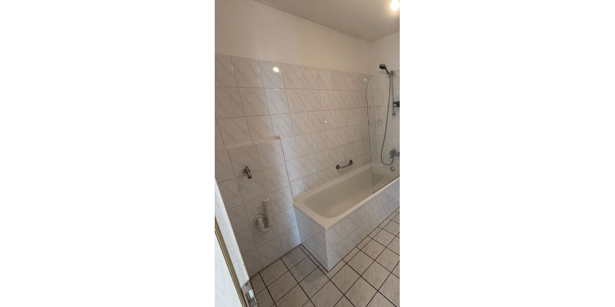 Lichtdurchflutete 3-Zimmer-Dachgeschosswohnung mit Südwestbalkon in Schwand - 3- Schwandstetten Schwand | Angebot:27621624
