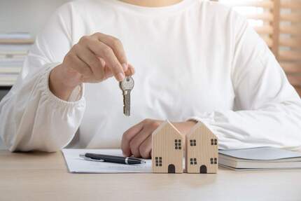 Haus Erlangen Burgberg - 6 Zimmer, 250 m&sup2;, 850.000&euro; | Angebot:24311708