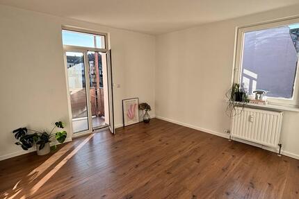 Renovierte 1-Zimmer Wohnung Nürnberg Süd zimmer