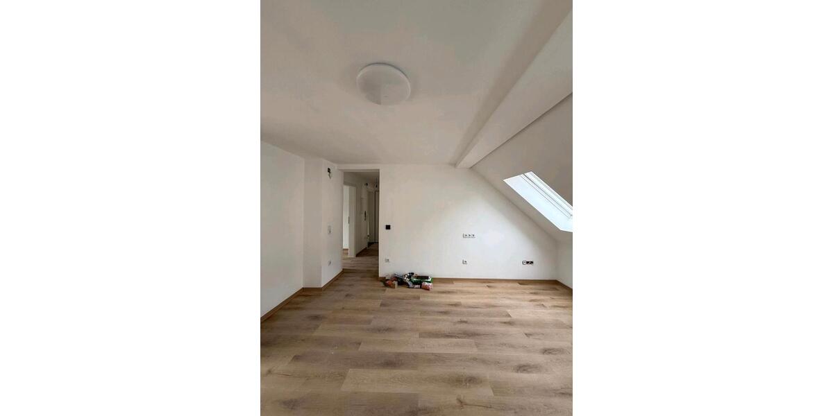 Dachgeschoßwohnung Nürnberg Eberhardshof - 3 Zimmer, 55 m&sup2;, 900&euro; | Angebot:26560528
