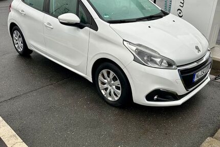 Peugeot 208 68.000 km 7.590 € Nürnberg 90491
