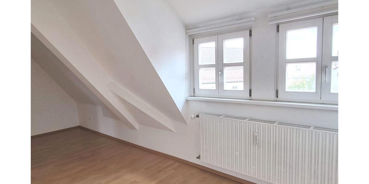 Schöne 3-Zi-Whg - FÜR MAXIMAL 2 PERSONEN -Einbauküche – Tageslichtbad – Wiesengrund in Laufweite zimmer