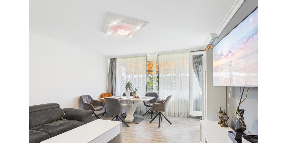 Schöne neu renovierte Eigentumswohnung mit Balkon zu verkaufen 2.5 zimmer