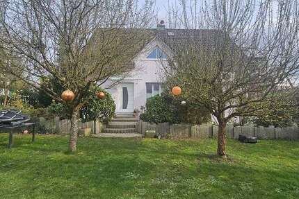 Haus Eckental - 6 Zimmer, 250 m&sup2;, 899.000&euro; | Angebot:26731675