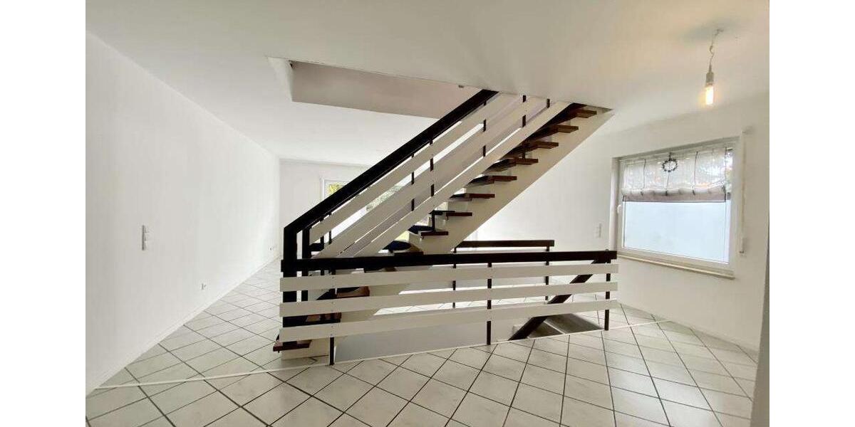 Reihenhaus Zirndorf - 5 Zimmer, 150 m&sup2;, 1.600&euro; | Angebot:25376763