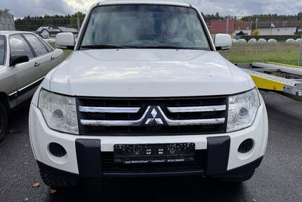 Mitsubishi Pajero 267.400 km 7.900 &euro; Berg b. Neumarkt i.d.OPf 92348