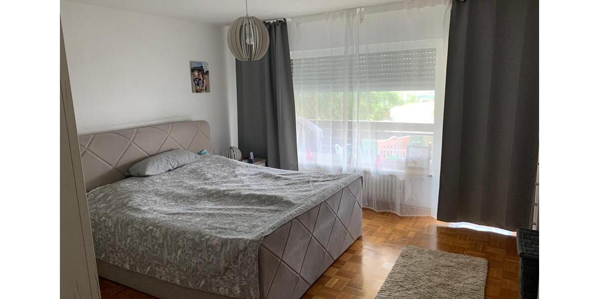 Etagenwohnung Fürth Atzenhof - 4 Zimmer, 122 m&sup2;, 1.550&euro; | Angebot:25256099
