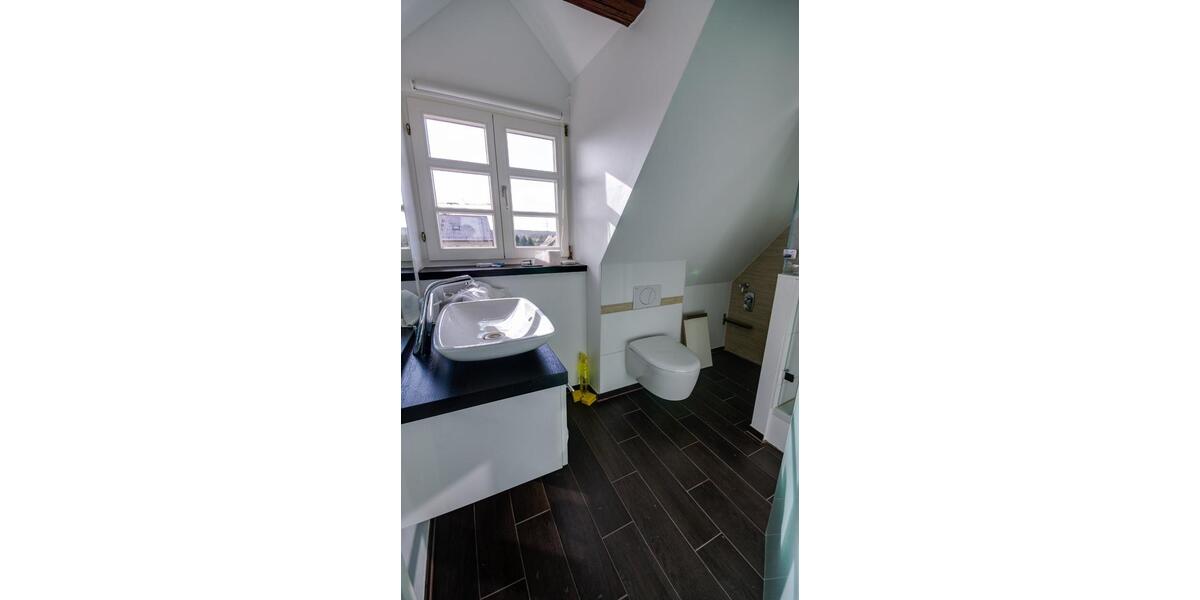 Charmante DG-Maisonette-Wohnung mit exkl. Ausstattung in Bruck 2.5 zimmer