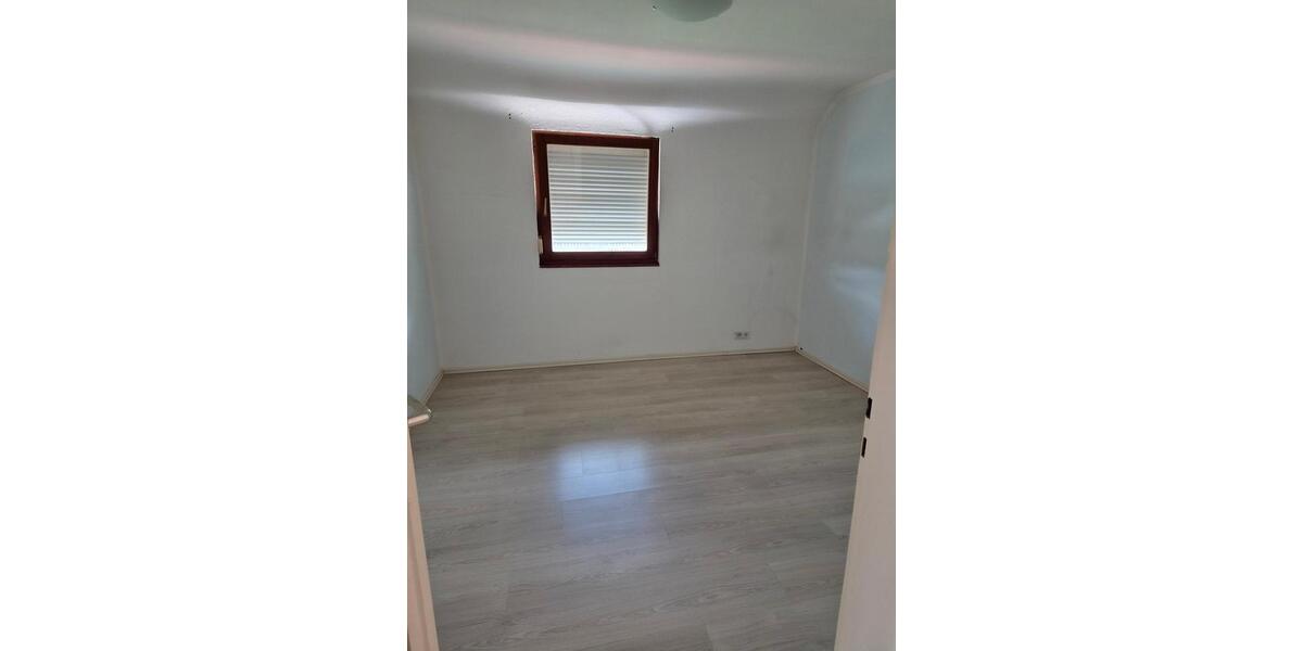 Dachgeschoßwohnung Fürth Südstadt - 2.5 Zimmer, 60 m&sup2;, 625&euro; | Angebot:27589936