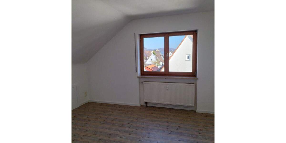 Etagenwohnung Hersbruck Altensittenbach - 3 Zimmer, 111 m&sup2;, 1.110&euro; | Angebot:25706193