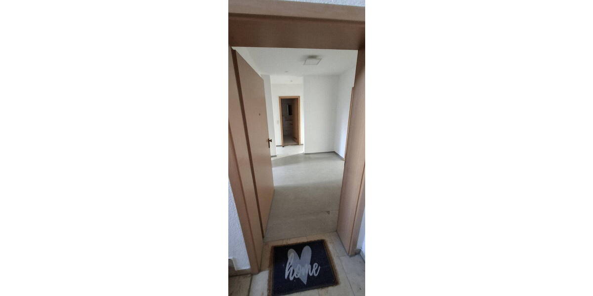 Etagenwohnung Bubenreuth - 3 Zimmer, 73 m&sup2;, 990&euro; | Angebot:25984370