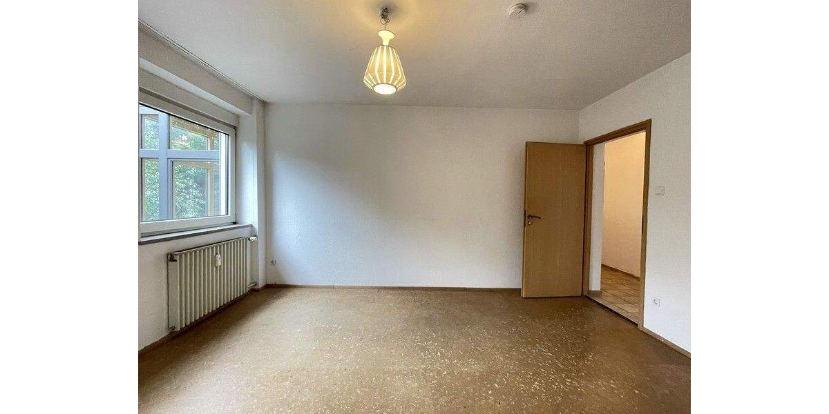 Für Eigennutzer und Anleger: Doppelhaushälfte mit 2 Whg. & Garage in der Nürnberger-Kettelersiedlung 7 zimmer