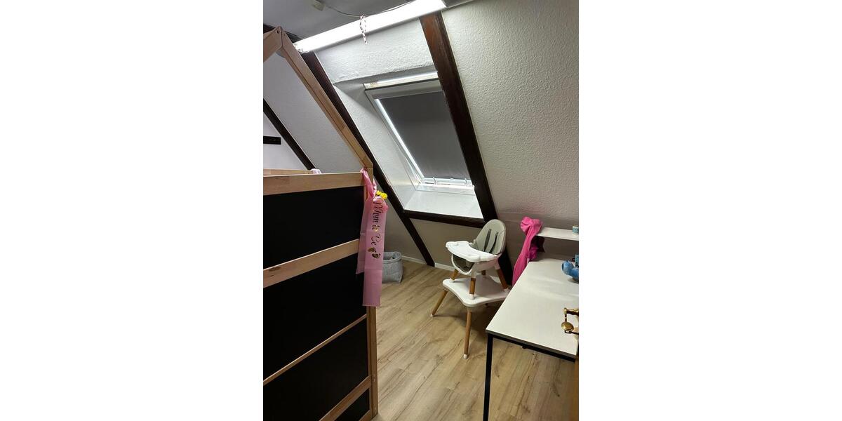 Dachgeschoßwohnung Nürnberg Gaismannshof - 5 Zimmer, 125 m&sup2;, 1.500&euro; | Angebot:27605204
