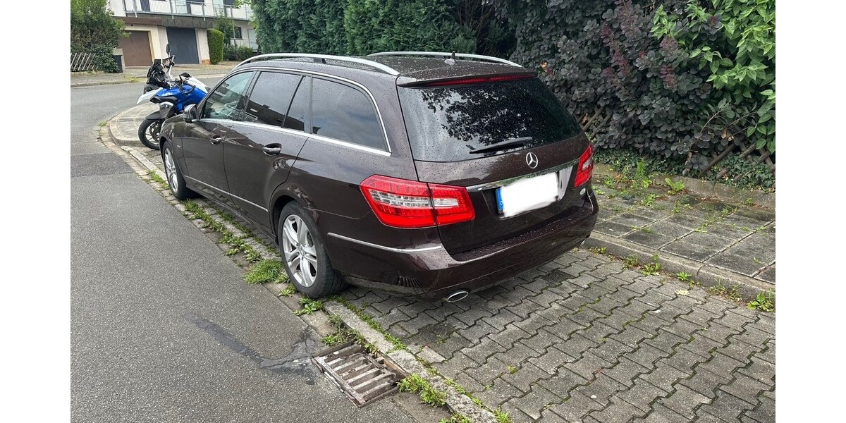 Mercedes-Benz E 300 255.000 km 8.500 &euro; Nürnberg 90403