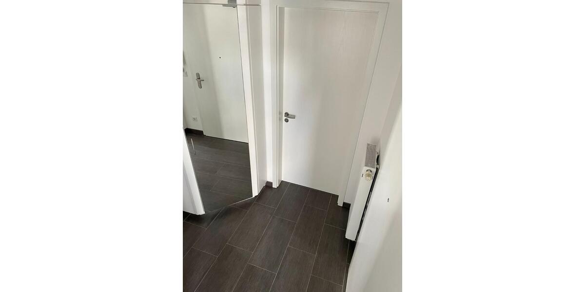 3,5 Zi. Penthouse-Whg. mit großer Dachterrasse, EBK, ab 01.05.26 3.5 zimmer