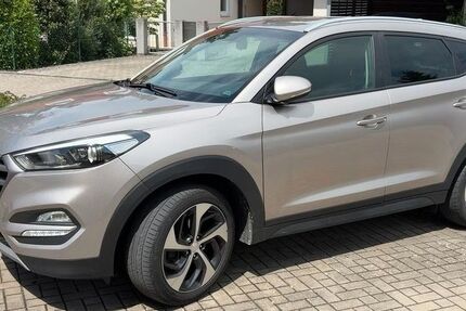 Hyundai TUCSON 160.000 km 12.600 &euro; Roth 91154