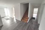 Neu saniertes Einfamilienhaus mit Garage, Garten, Wärmepumpe und Mieter–Strom