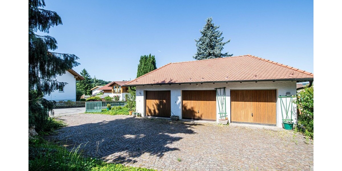 Ein Zuhause für Generationen. Ein Grundstück voller Möglichkeiten. - Zweifamilienhaus Kötzting | Angebot:27180000