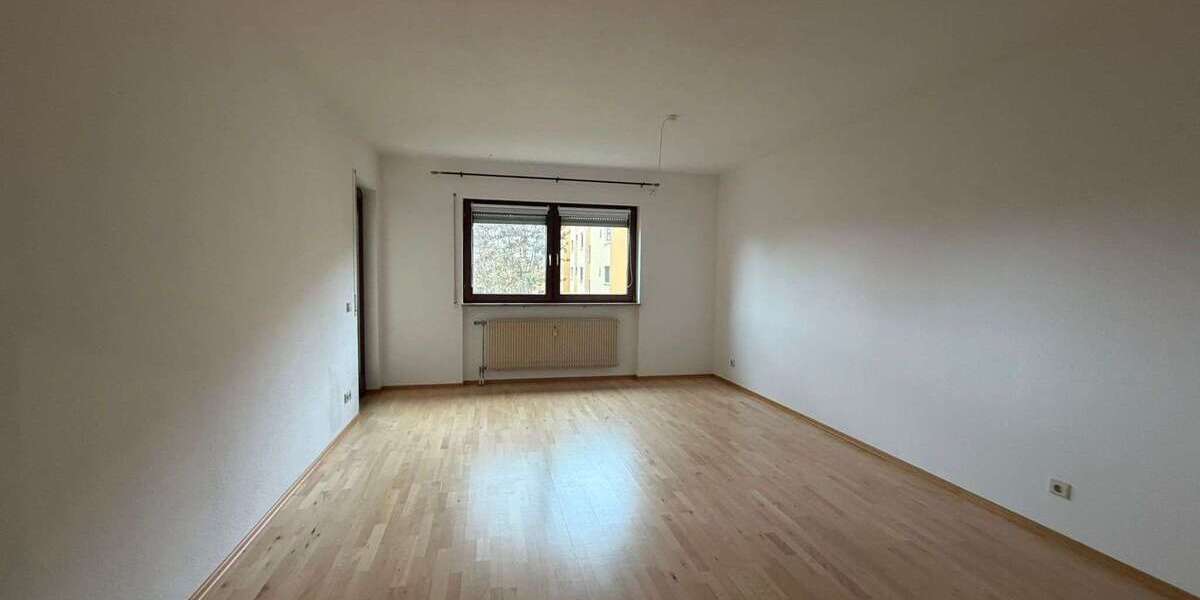 Etagenwohnung Nürnberg Falkenheim - 3 Zimmer, 82 m&sup2;, 865&euro; | Angebot:26838452