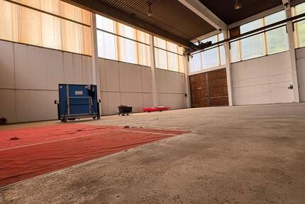 Lagerhalle Lagerfläche teilbar oder komplett & einzelne Büroräume zimmer