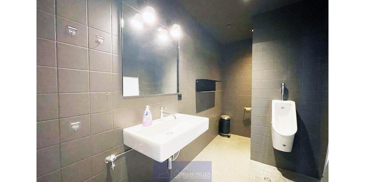 Gewerbeobjekt Erlangen Bruck - 8&euro; | Angebot:23217183