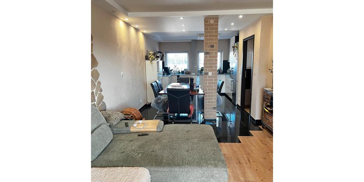 Wohnung 4 Zimmer renoviert, sehr gepflegt 4 zimmer