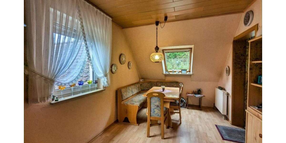 Mehrfamilienhaus, Wohnhaus Roßtal - 7 Zimmer, 183 m&sup2;, 555.000&euro; | Angebot:25227903