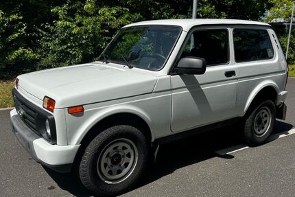 Lada Niva 100.000 km 8.850 &euro; Nürnberg 90475