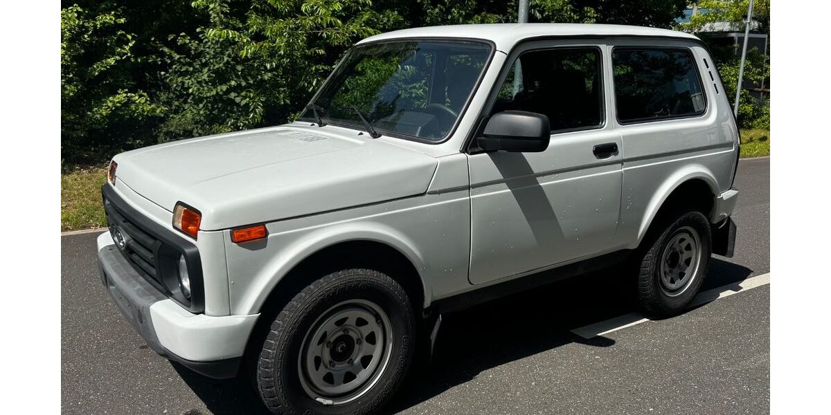 Lada Niva 100.000 km 8.850 &euro; Nürnberg 90475