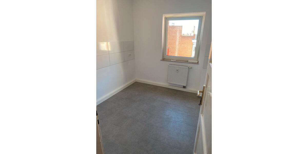 Dachgeschoßwohnung Nürnberg Gleißhammer - 5 Zimmer, 136 m&sup2;, 1.600&euro; | Angebot:27565331