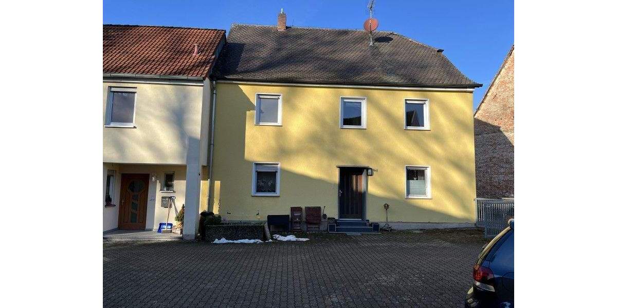 Haus im WEG-Eigentum - 2 Wohnungen - Mit Ausbaupotential - EG vermietet 6 zimmer