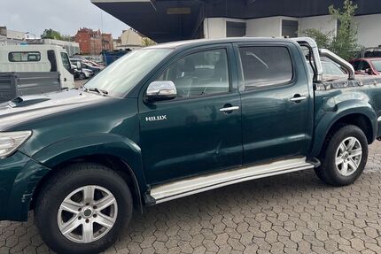 Toyota Hilux 180.000 km 14.300 &euro; Nürnberg 90439
