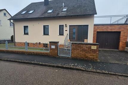 Haus Abenberg - 6 Zimmer, 160 m&sup2;, 1.810&euro; | Angebot:26614468