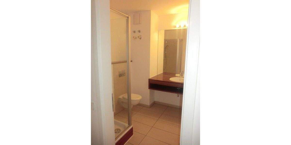 HELLE ZWEIZIMMER DG-WOHNUNG - BALKON - PARKETT - EINBAUKÜCHE - ERBBAURECHT - VERMIETET 2 zimmer