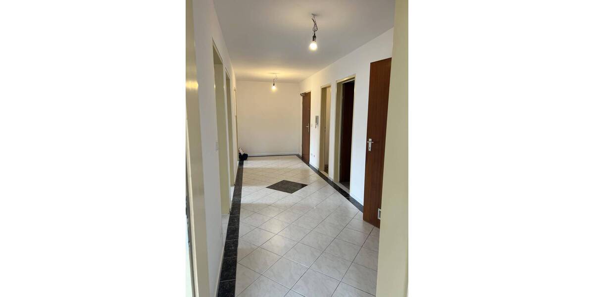 Etagenwohnung Spardorf - 4 Zimmer, 92 m&sup2;, 1.340&euro; | Angebot:26188535
