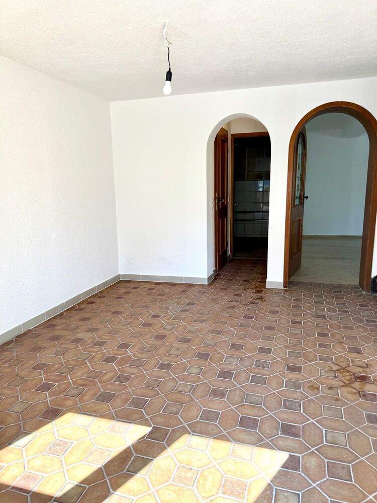 +++ 3-ETAGEN-HAUS MIT VIEL PLATZ UND GROßER TERRASSE IN WEIHERHOF +++