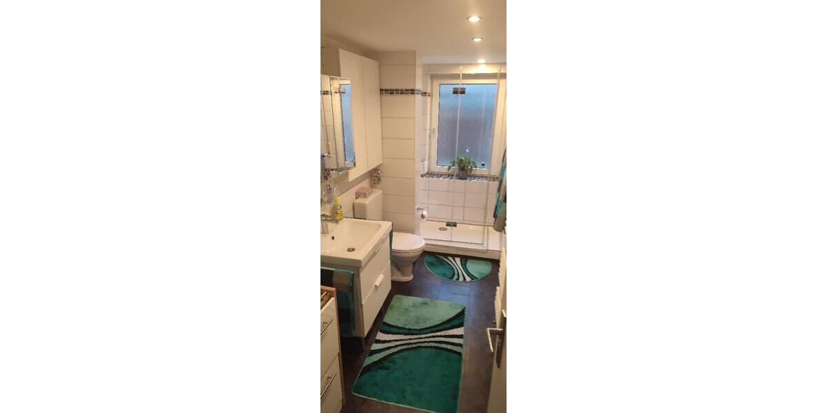 Helle, ruhige, renovierte, 3-Zi-Whg, EG, gute Lage nähe U-Bahn 3 zimmer