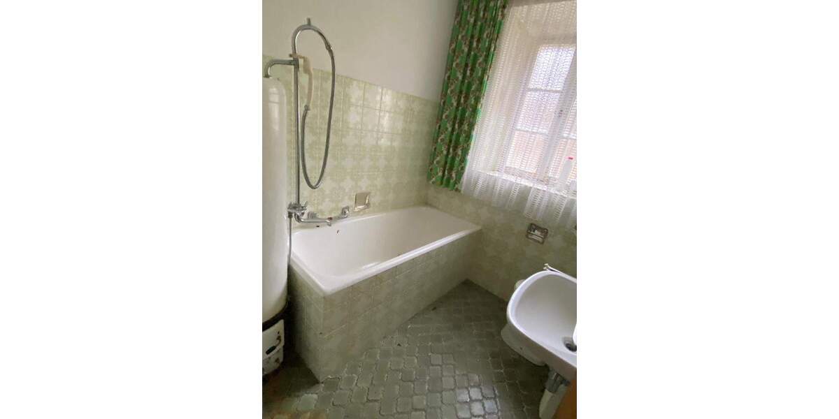 Einfamilienhaus Lauf Schönberg - 8 Zimmer, 400 m&sup2;, 690.000&euro; | Angebot:25749216