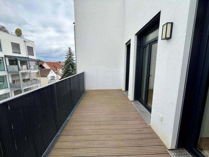 Moderne 2-Zimmer-Wohnung mit EBK und Balkon!