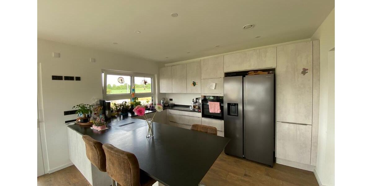 Modernes Einfamilienhaus in Sambach – Neubau mit PV-Anlage, KfW55 zimmer