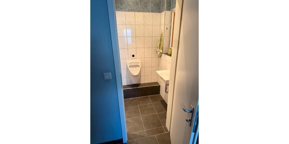 Büro mit Lagerräume in 91056 Erlangen zimmer