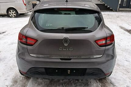 Renault Clio 97.000 km 5.950 &euro; Nürnberg 90451