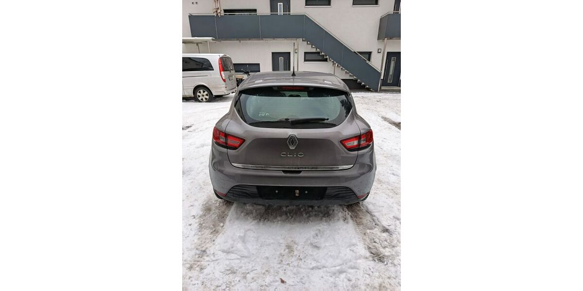 Renault Clio 97.000 km 5.950 &euro; Nürnberg 90451