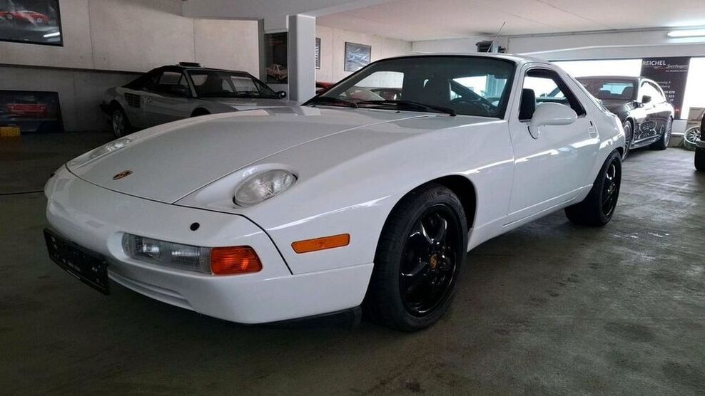 928