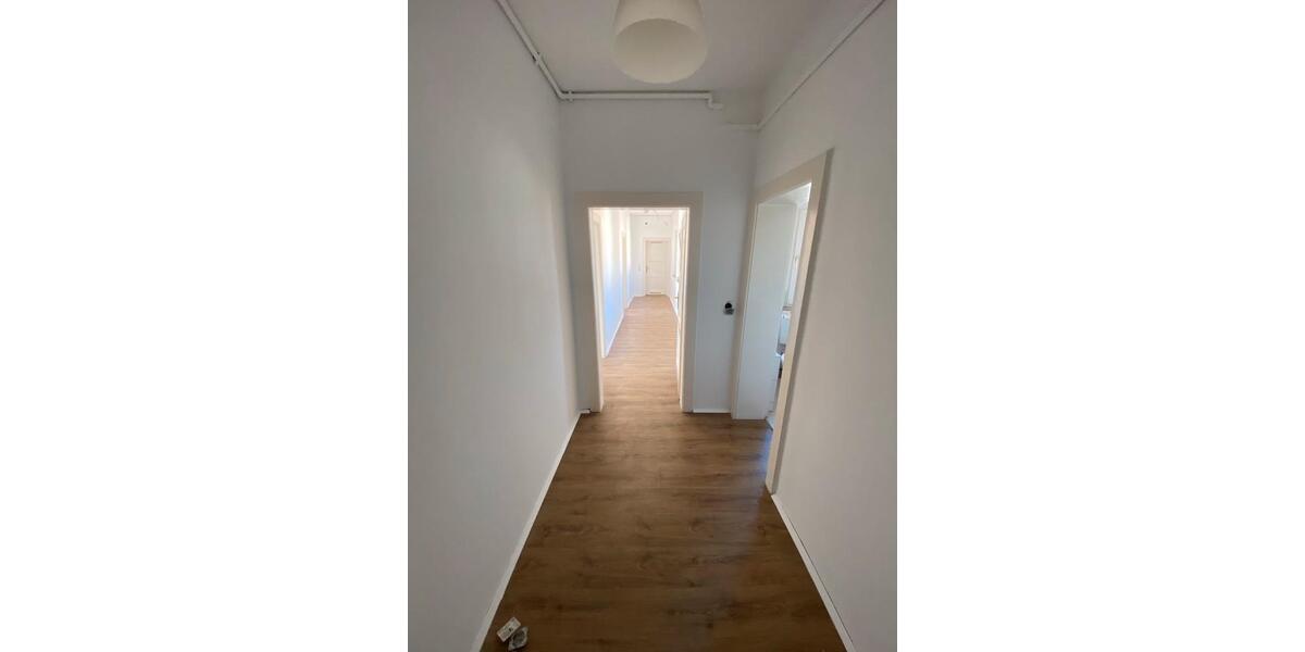 Dachgeschoßwohnung Nürnberg Gleißhammer - 5 Zimmer, 136 m&sup2;, 1.600&euro; | Angebot:27565331