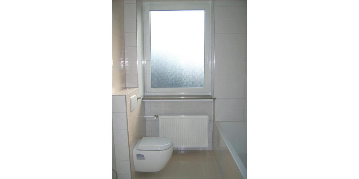 Gut geschnittene und großzügige 4 Zi-Wohnung neben Stein Schloss 4 zimmer