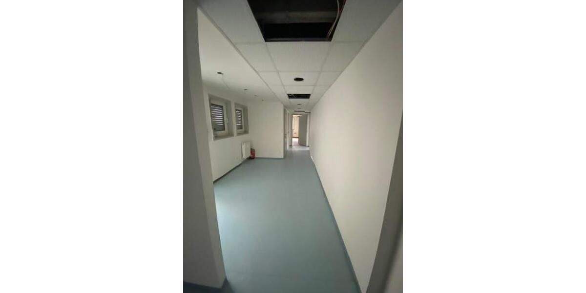 Gewerbeobjekt Nürnberg Langwasser - 6 Zimmer, 125 m&sup2;, 1.250&euro; | Angebot:24594270