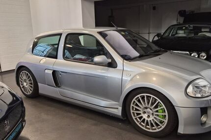 Renault Clio 66.000 km 64.900 &euro; Nürnberg 90411