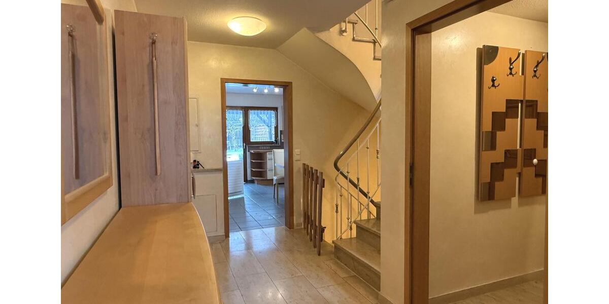 Einfamilienhaus Nürnberg Holzheim - 6 Zimmer, 200 m&sup2;, 2.100&euro; | Angebot:25414509