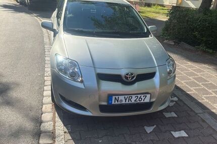 Toyota Auris 202.400 km 3.900 &euro; Fürth 90763